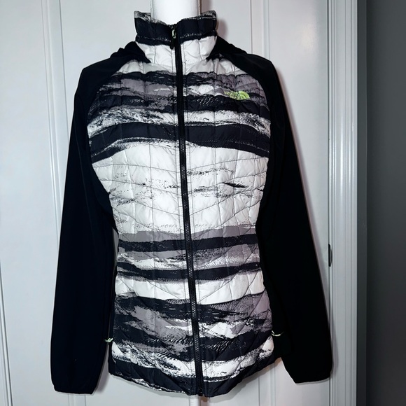 The North Face Jackets & Blazers - The North Face Quilted Hybrid Jacket Hooded Black Gray Insulated Full Zip